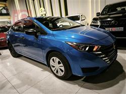 نيسان فيرسا